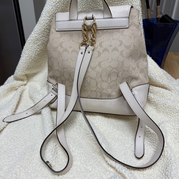 Coach Signature backpack - Picture 7 of 9